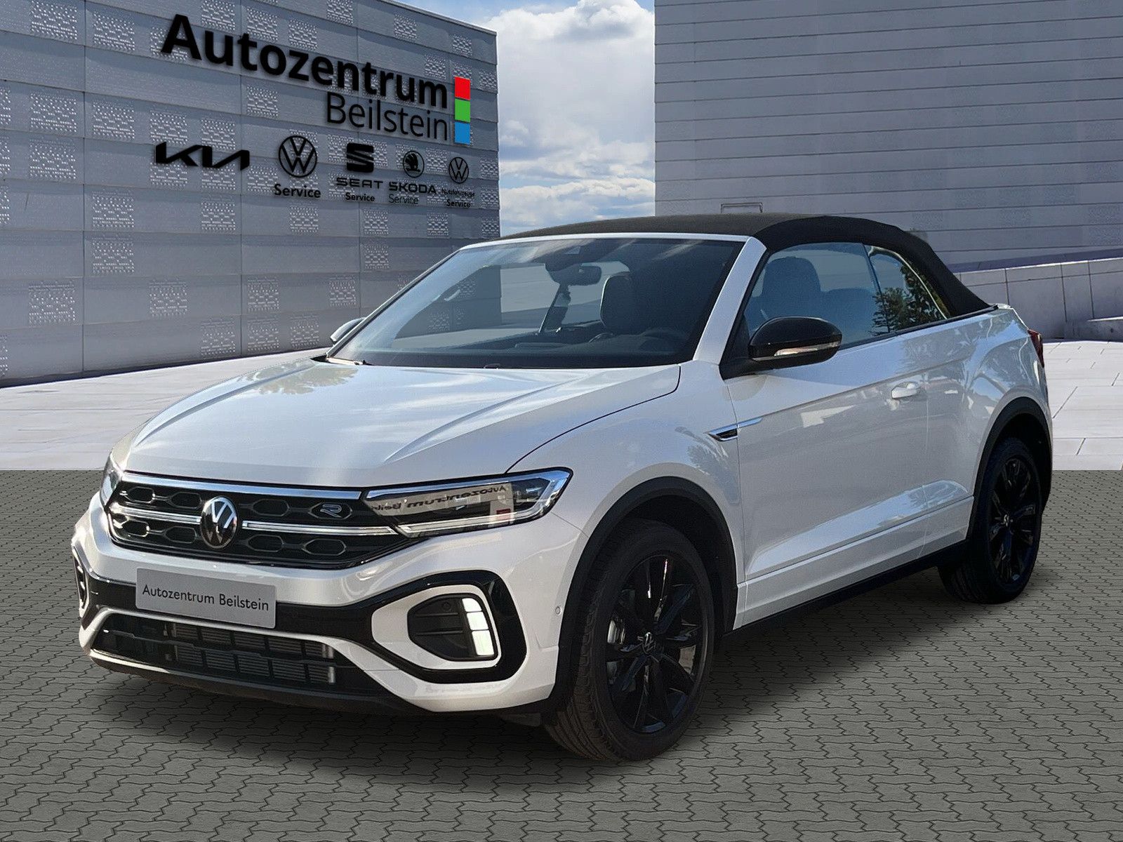 Volkswagen T-Roc R-Line - Samsaru's Car Outlet