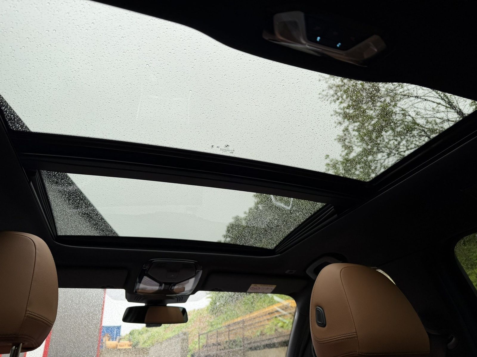 BMW 330e xDrive M Sport AHK Panorama eSitze HeadUp A