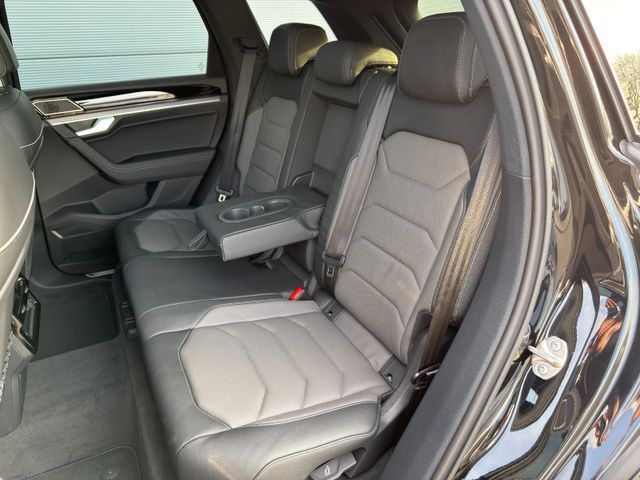 Volkswagen Touareg 3.0 TDI R-Line Final AHK 21Z Pano Stand