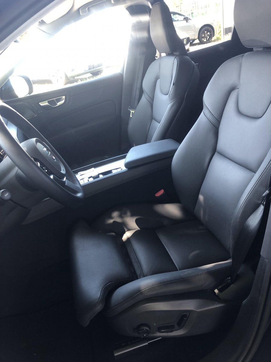 Volvo XC60 Plus Dark T8 AWD Anhängerzug