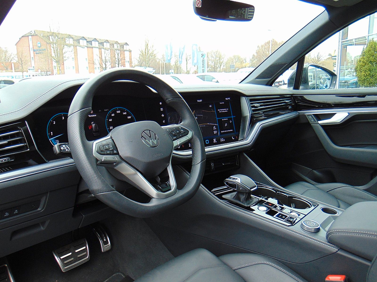Volkswagen Touareg 3.0 TDI 4Motion R-Line - IQ Light - Pano