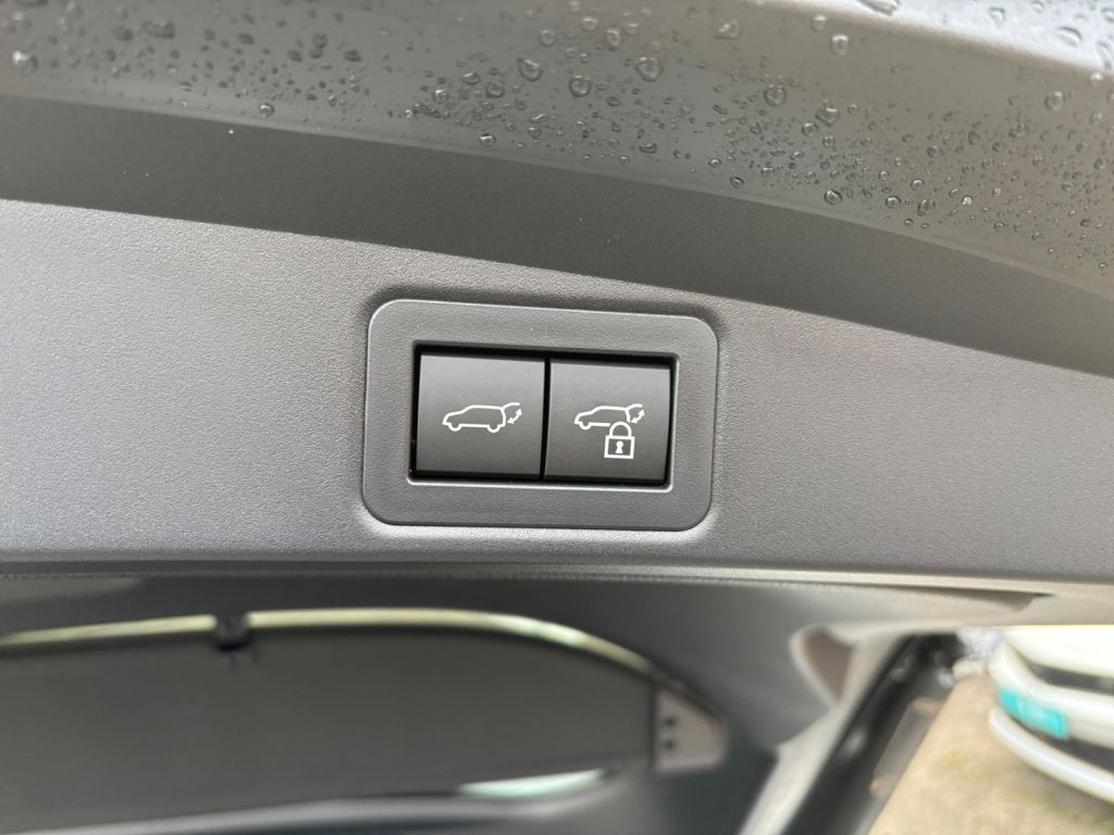 Toyota Corolla 2.0 Hybrid TS Teamplayer