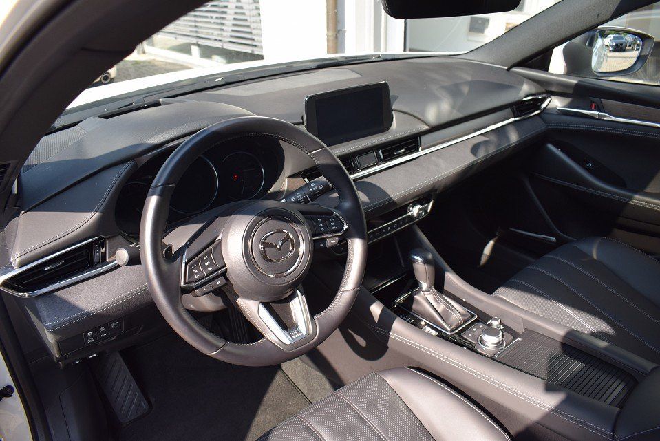Mazda 6 2.5 194PS 6AG Takumi Schiebedach Leder Bose Ma