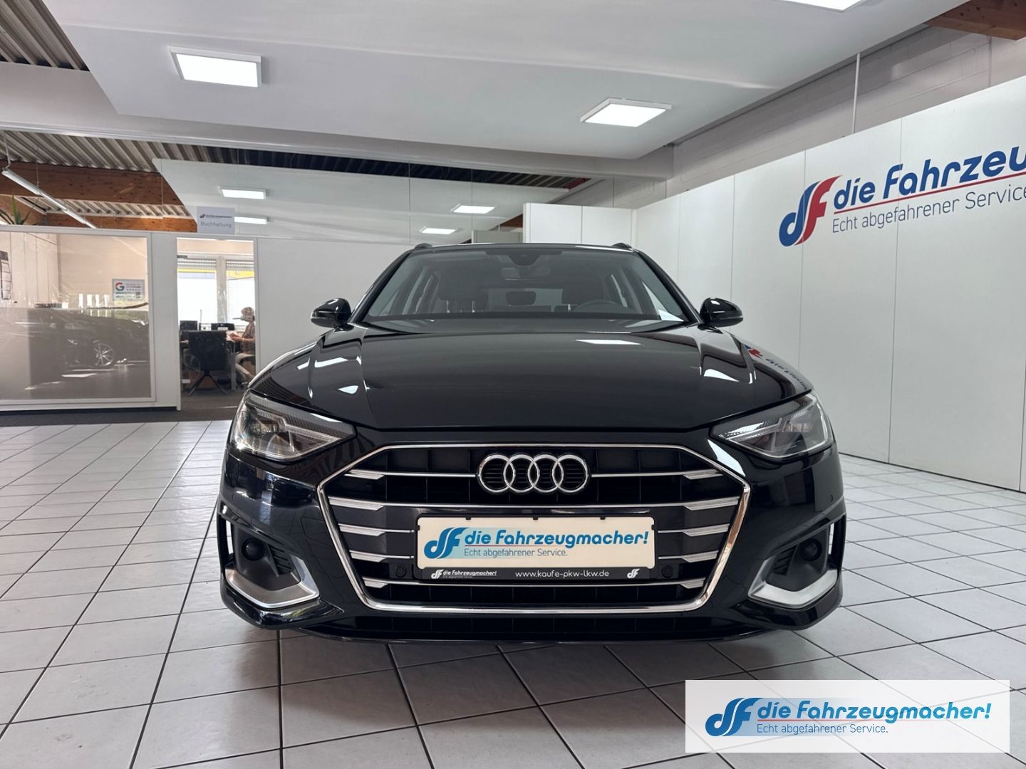 Audi A4 Avant 35 TDI advanced - Samsaru's Car Outlet