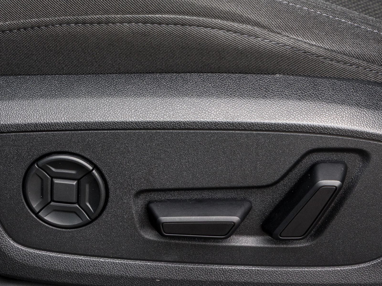Audi Q3 35 TDI Q S LINE - Samsaru's Car Outlet