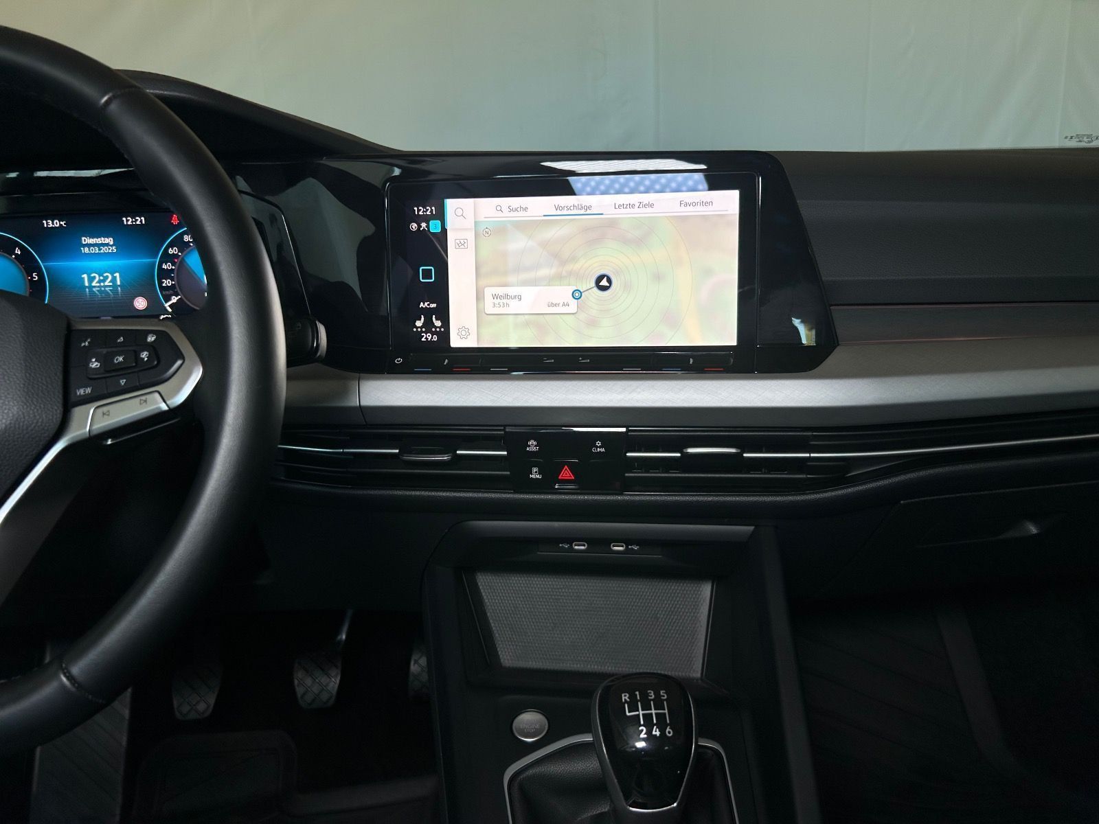 Volkswagen Golf Variant Life 2.0 TDI - Samsaru's Car Outlet