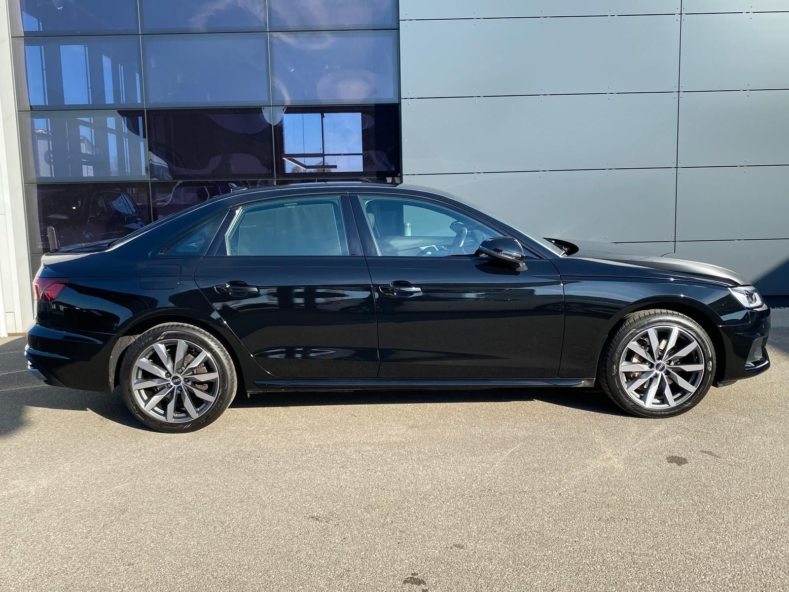 Audi A4 Limousine 40 TDI quattro - Samsaru's Car Outlet