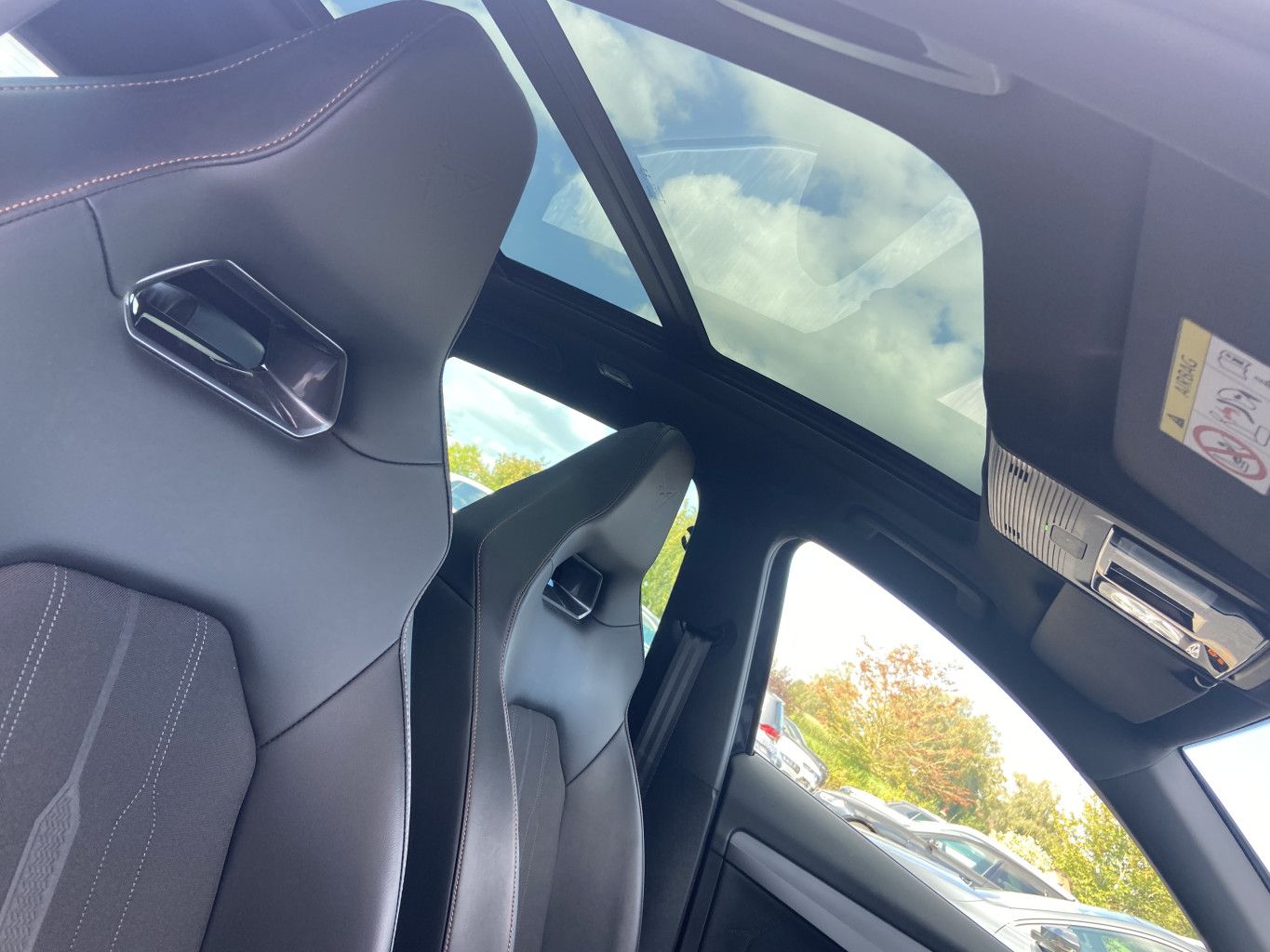 Cupra Formentor 1.4 TSI DSG AHK+PANORAMA+PAKET-XL+19"+