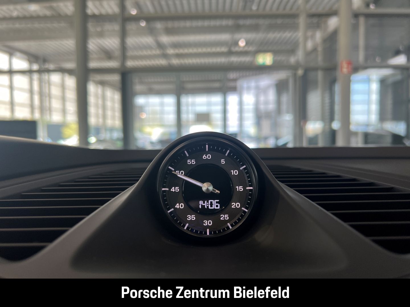 Porsche Macan Turbo Burmester Luftfederung Panoramadach