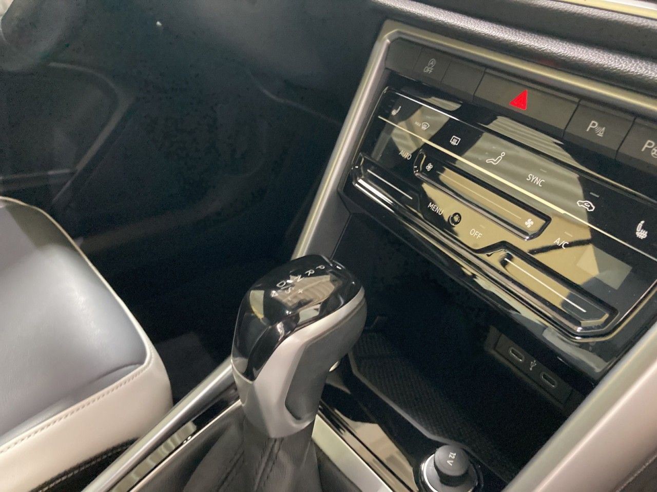 Volkswagen T-Roc Cabriolet 1.5 TSI Style - Samsaru's Car Outlet