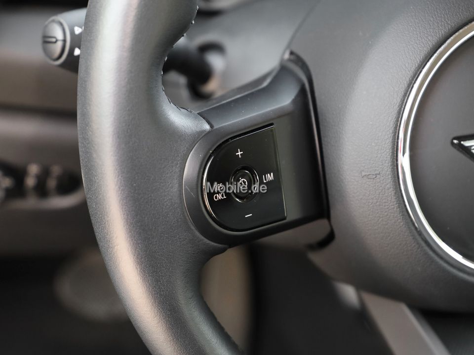 MINI Cooper SE Classic - Samsaru's Car Outlet