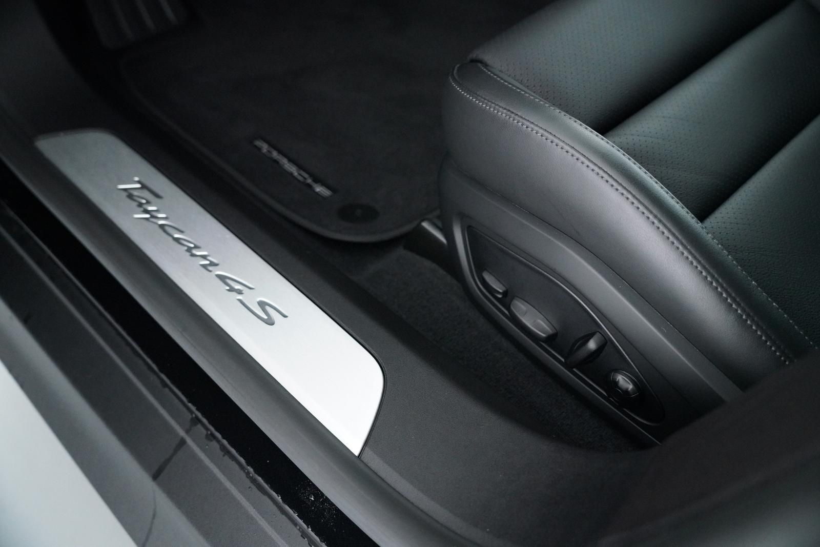 Porsche TAYCAN 4S 75-JAHRE+BOSE+PANO+21" EXCLUSIVE FELGE