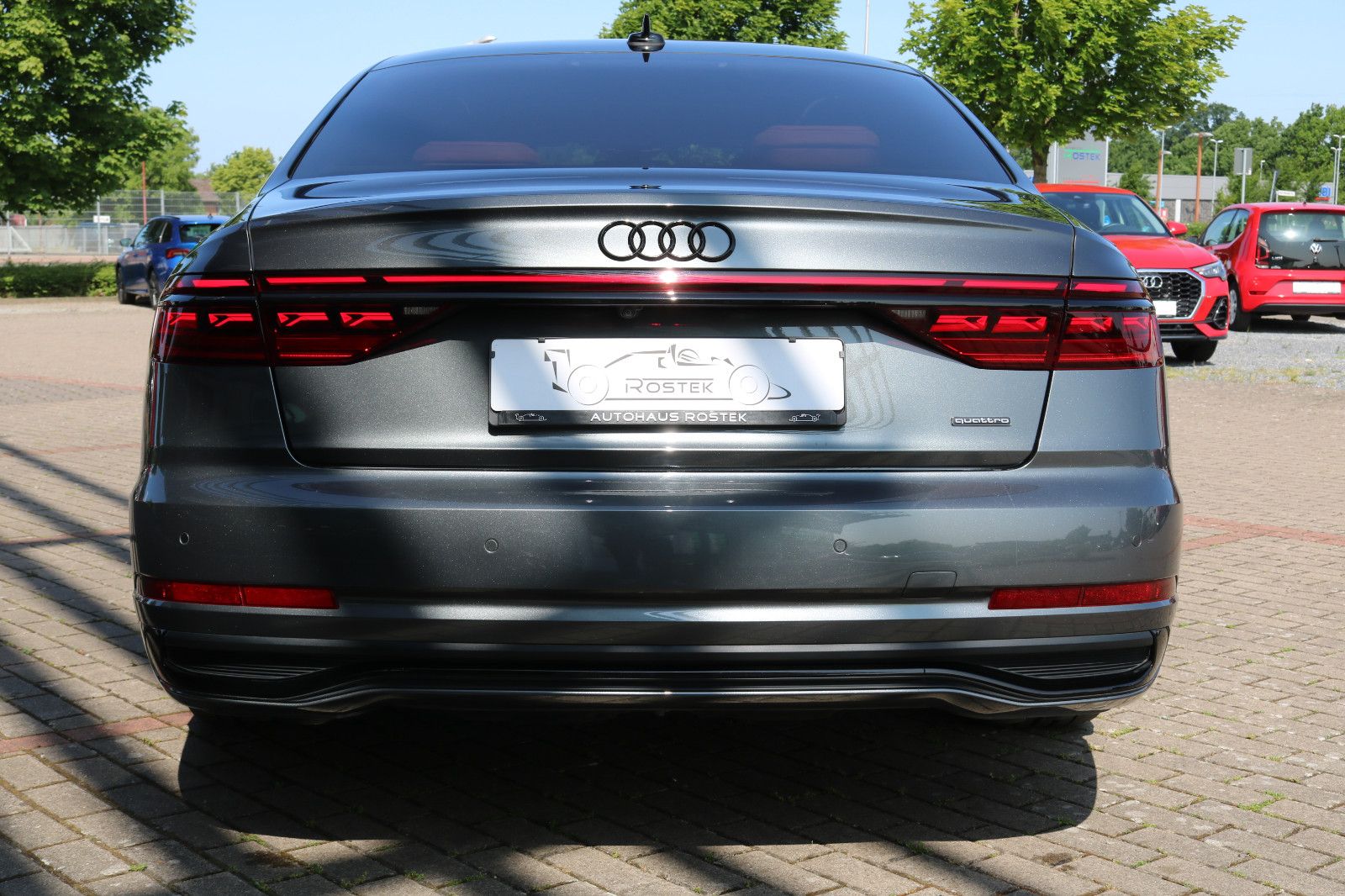 Audi A8 L 60 TFSI e Lang S line - Samsaru's Car Outlet