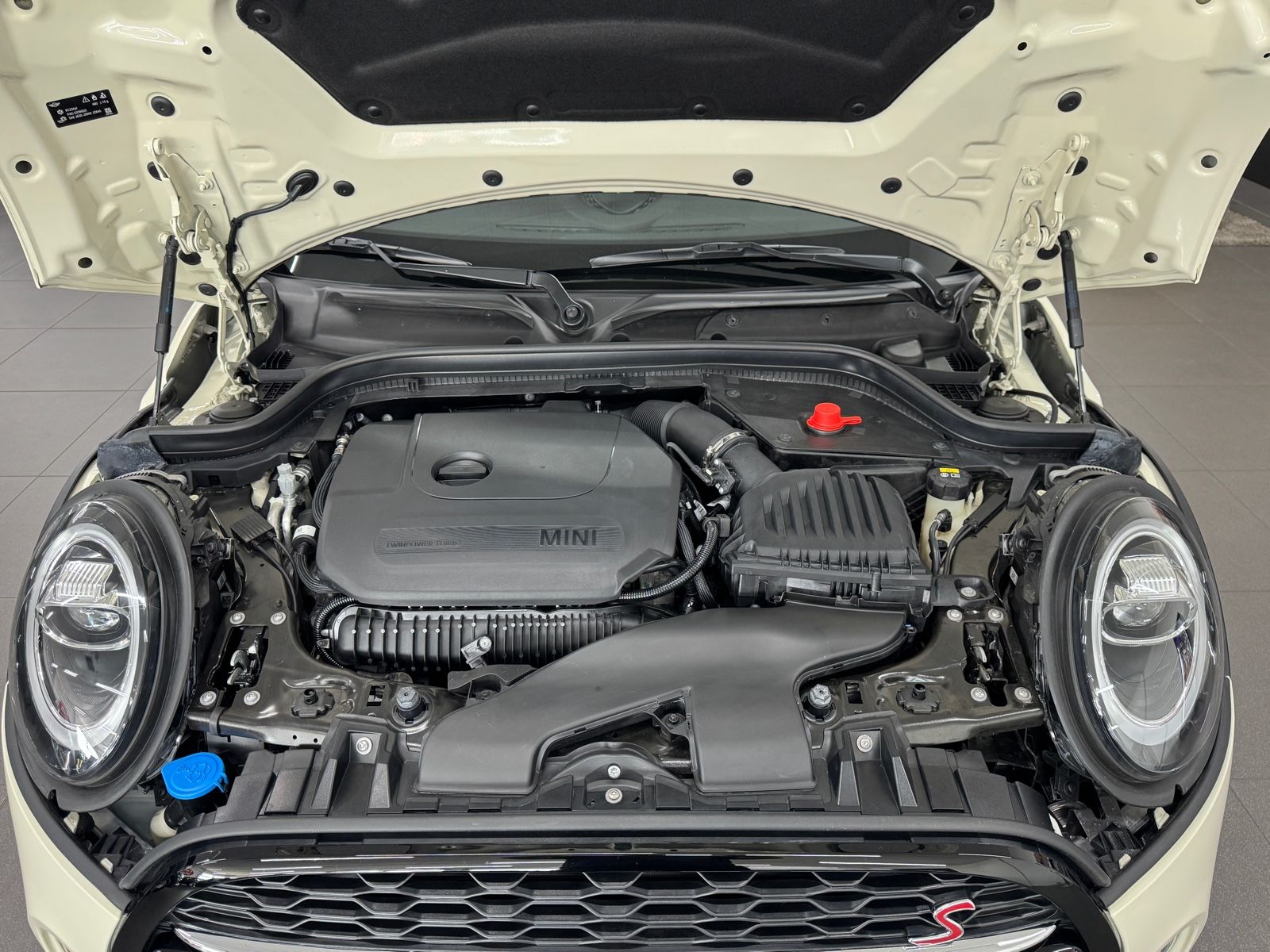 MINI Cooper S Aut. - Samsaru's Car Outlet