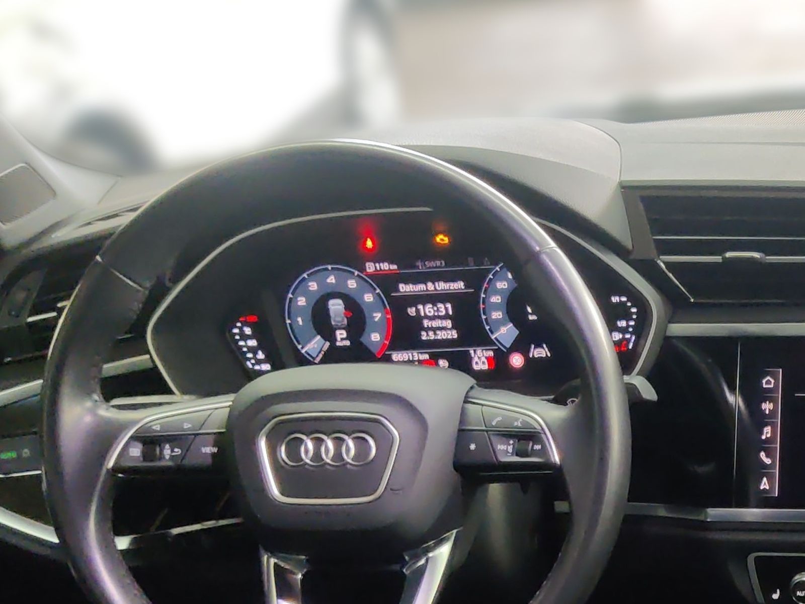 Audi Q3 45 TFSI quattro advanced - Samsaru's Car Outlet