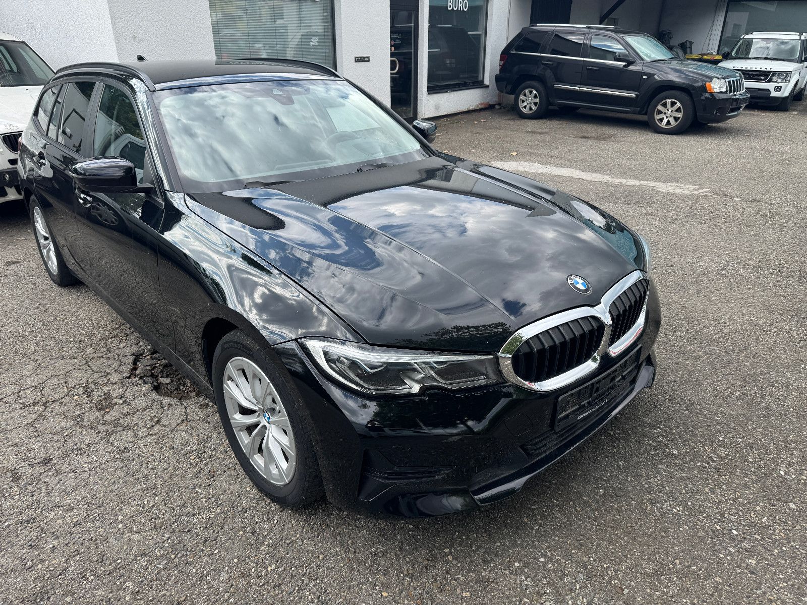 BMW 318 d Touring Advantage - Samsaru's Car Outlet