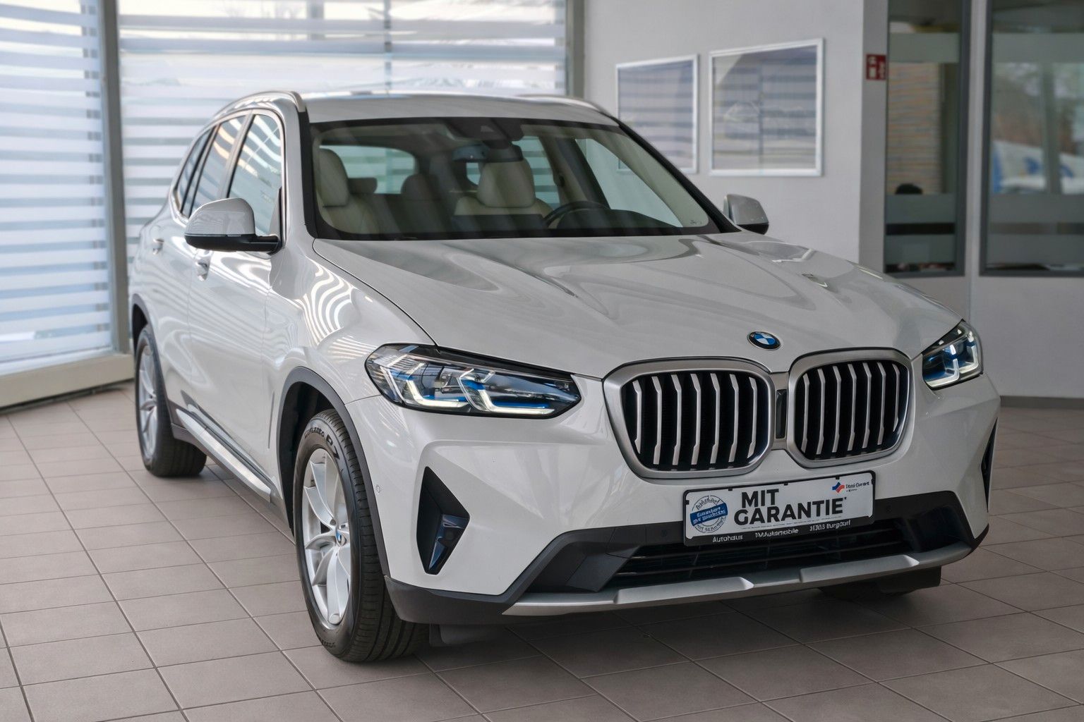 BMW X3 xD20d FACELIFT LASER KAMERA AHK Unfallfrei