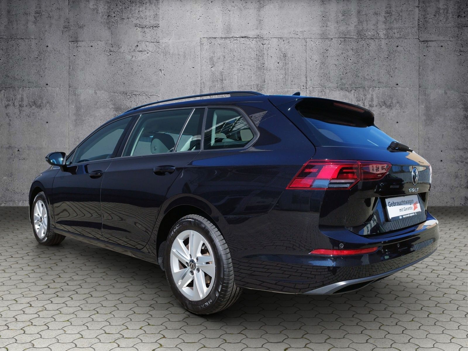 Volkswagen Golf VIII Variant Life 2.0 TDI DSG - Samsaru's Car Outlet