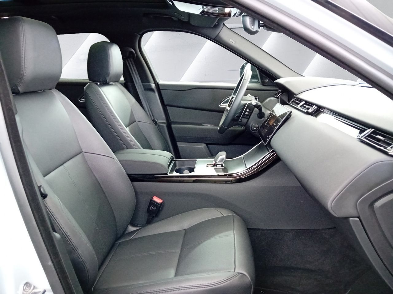Range Rover Velar 2.0D I4 150kW Dynamic SE 4WD - Samsaru's Car Outlet