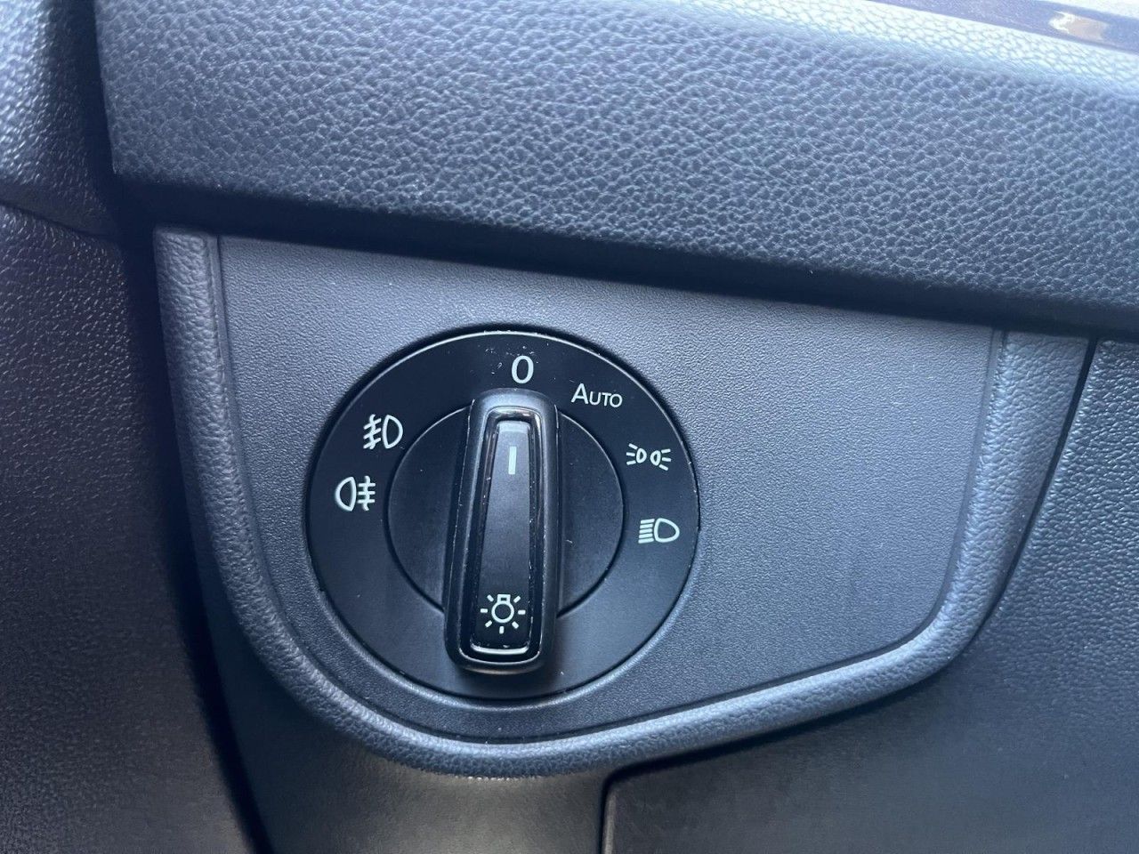 Volkswagen Taigo 1.0 TSI Style - Samsaru's Car Outlet