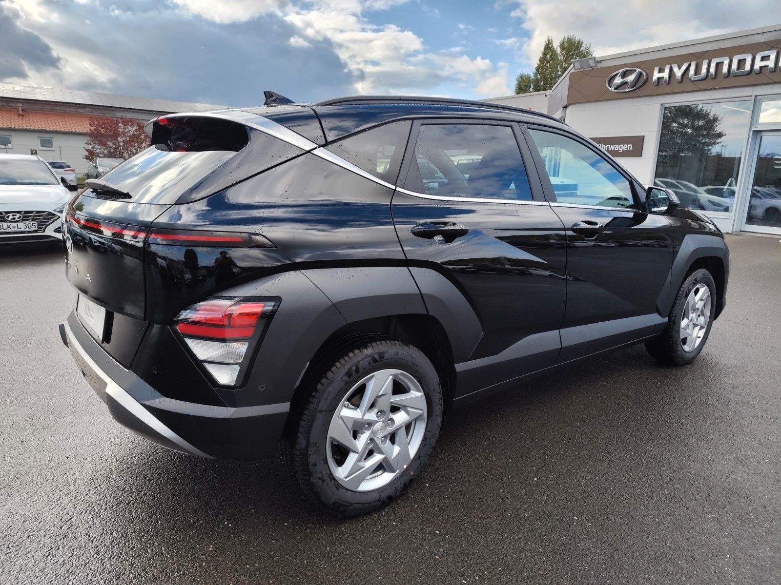 Hyundai Kona 1.6 T-GDI Trend - Samsaru's Car Outlet