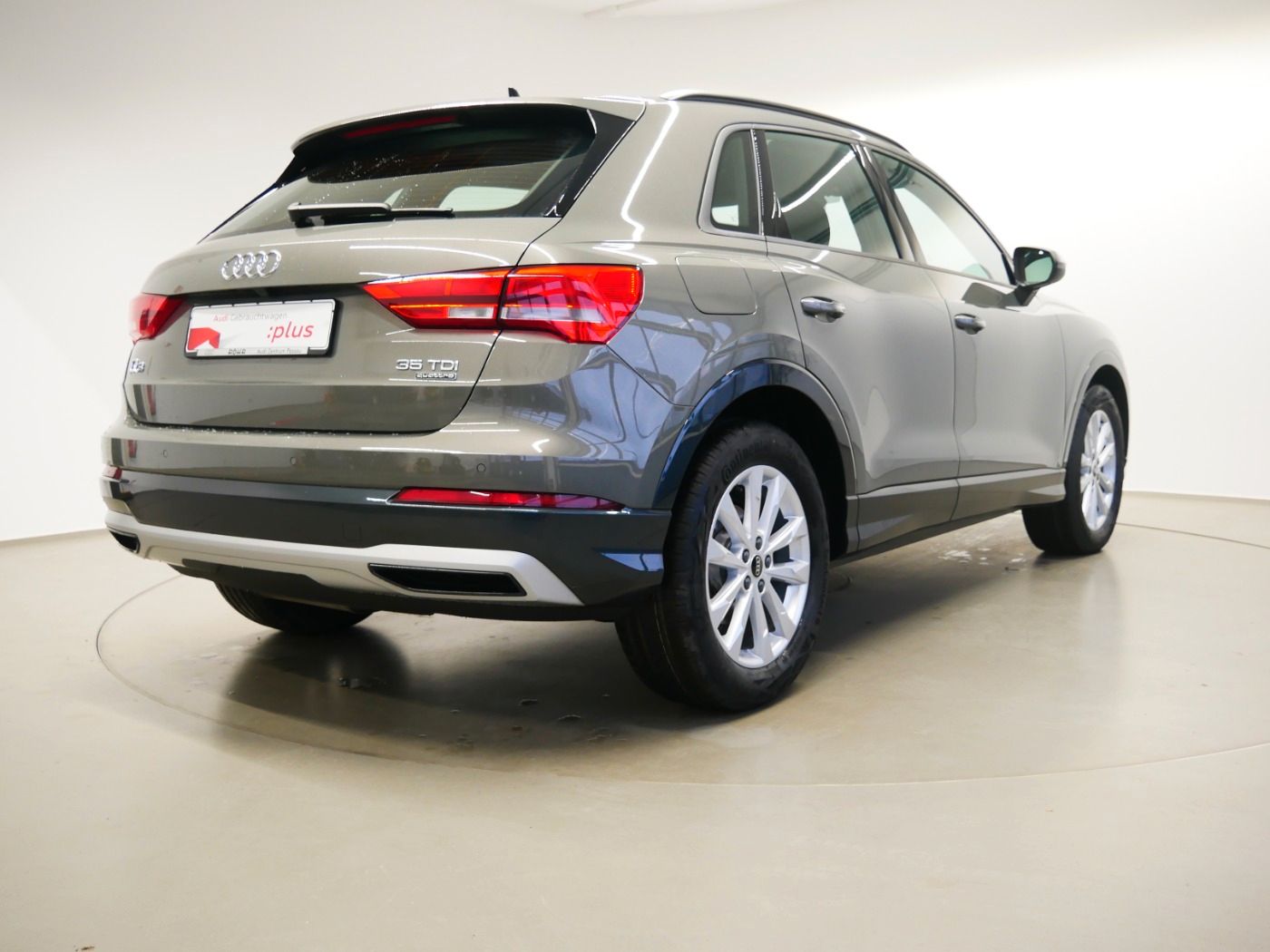 Audi Q3 35 TDI quattro advanced - Samsaru's Car Outlet