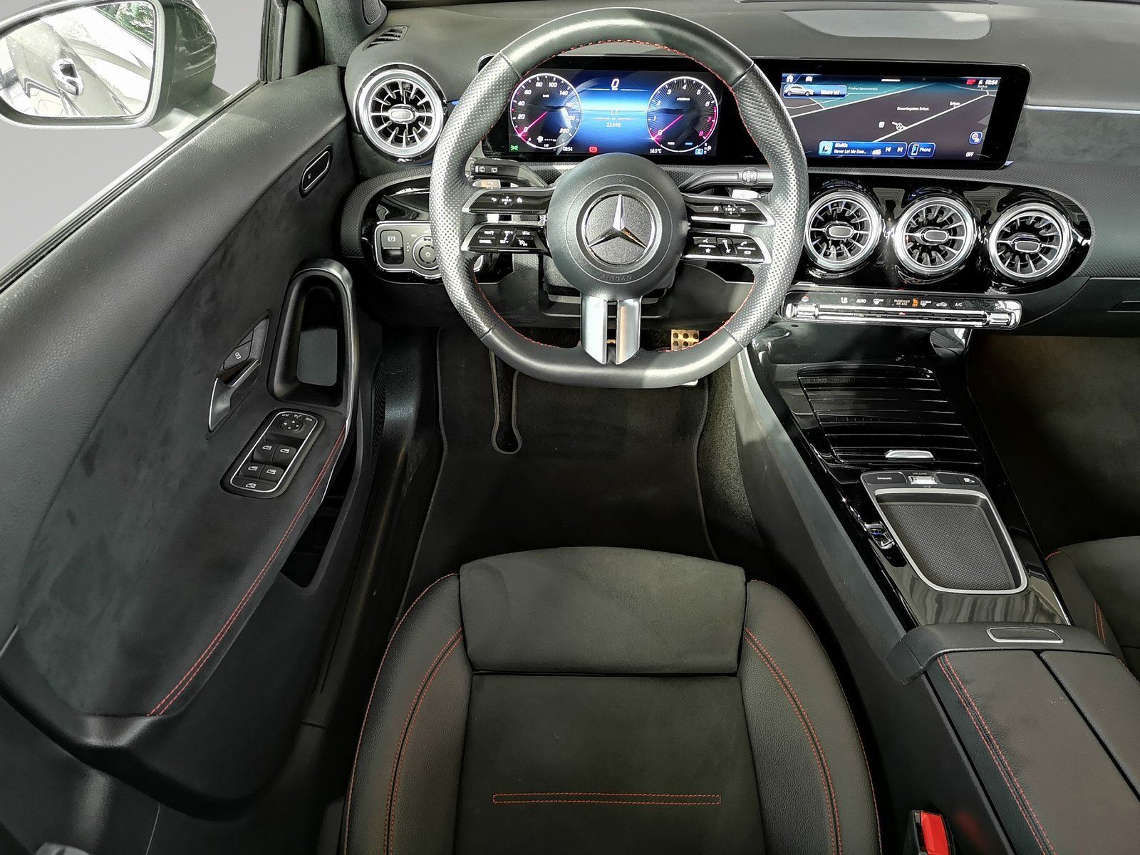 Mercedes-Benz A 200 AMG Line - Samsaru's Car Outlet