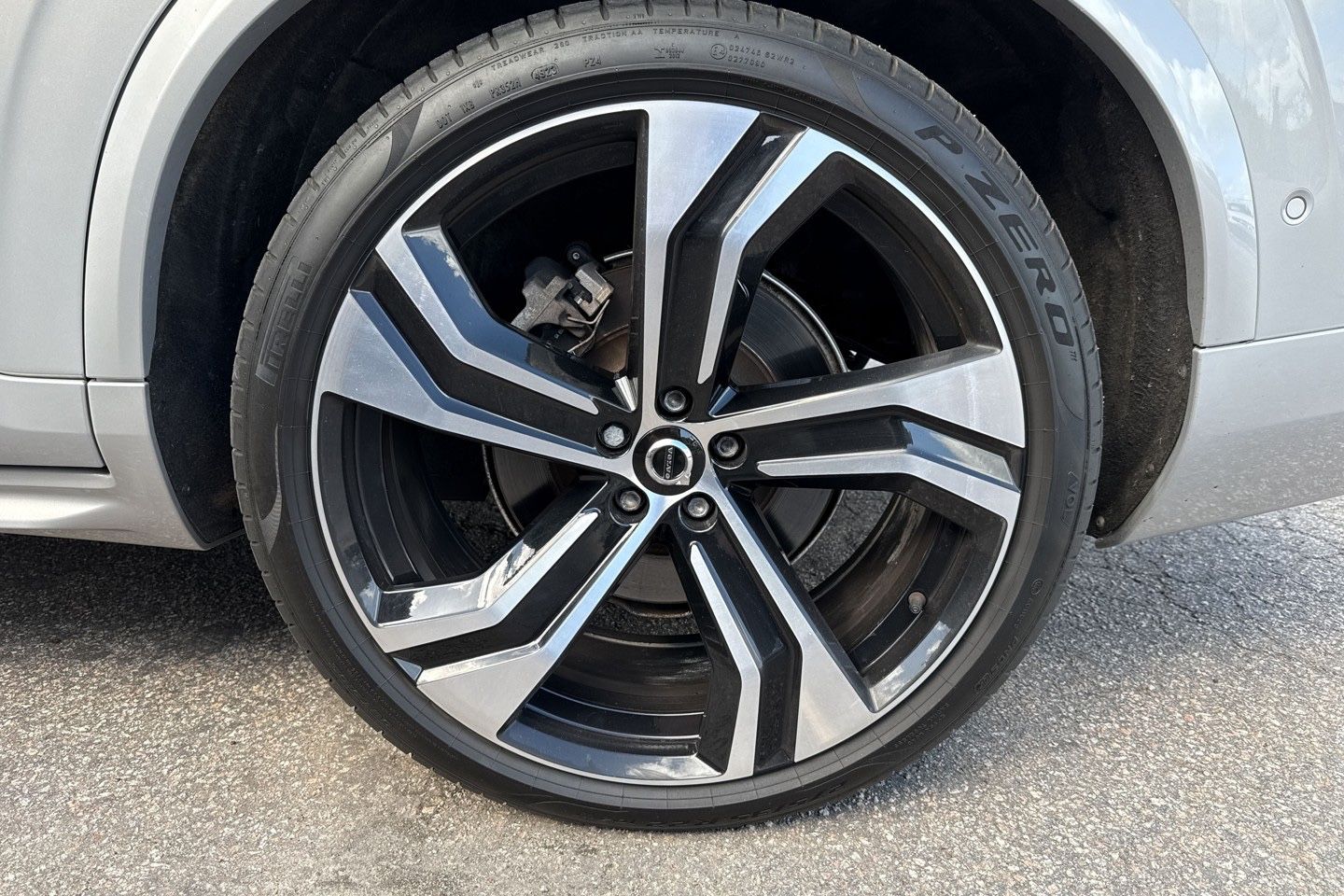 Volvo XC90 T8 AWD 456hp Plug-In ULT-Dark Recharge *VAT