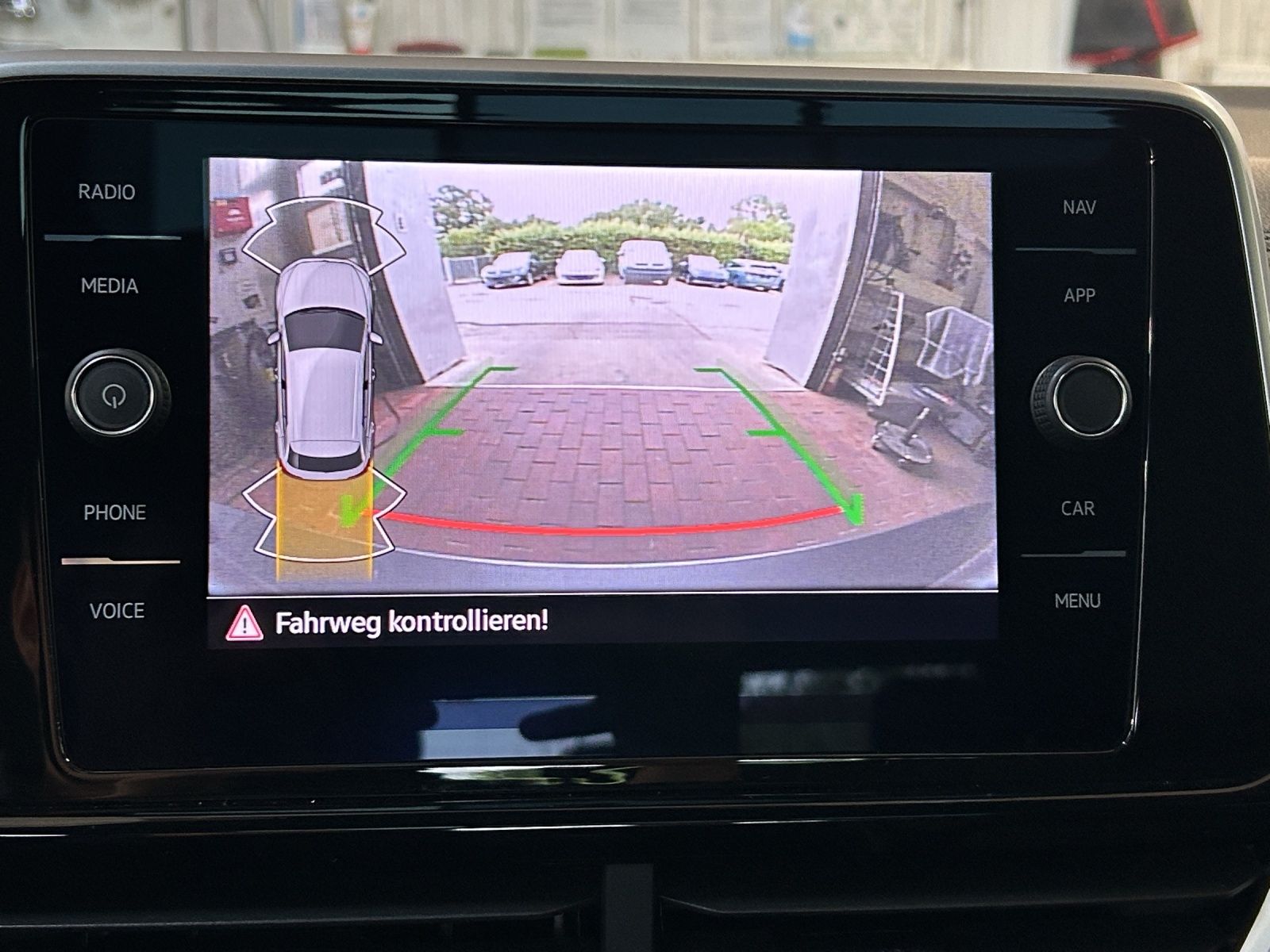Volkswagen T-Roc R 4M DSG - Samsaru's Car Outlet