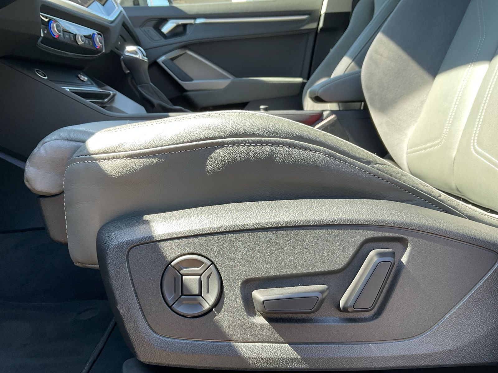 Audi Q3 40 TFSI advanced quattro - Samsaru's Car Outlet