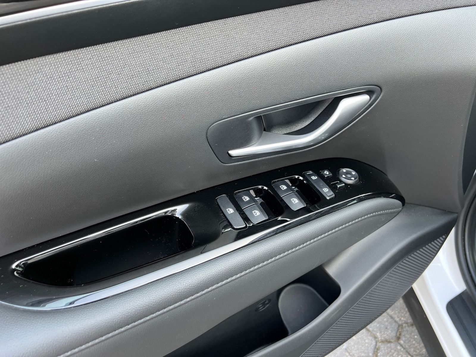 Hyundai Tucson 1.6 T-GDI Trend Plug-In Hybrid 4WD - Samsaru's Car Outlet