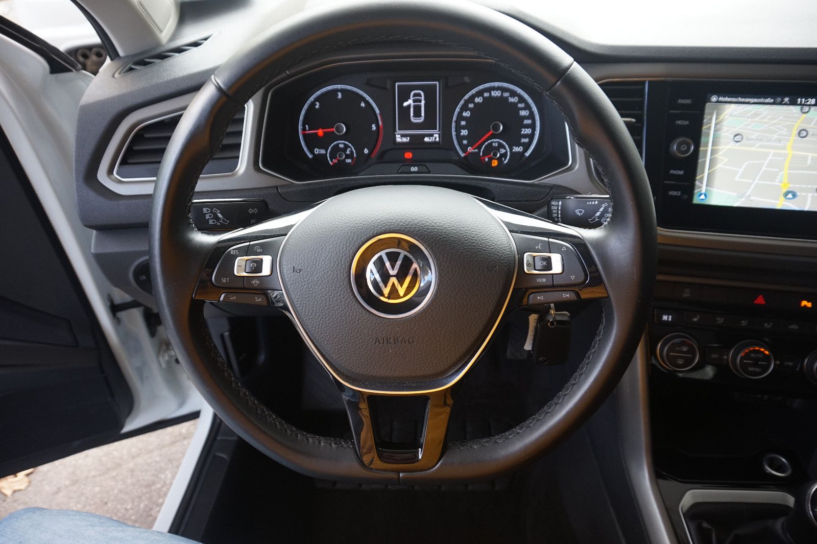 Volkswagen T-Roc Style - Samsaru's Car Outlet