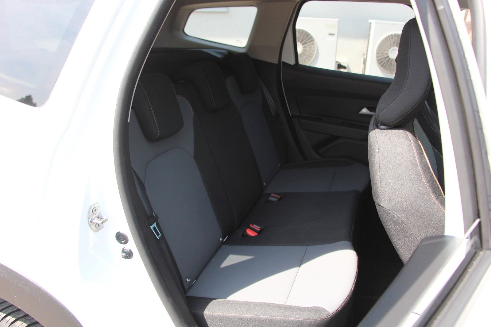 Dacia Duster TCe 150 EDC Extreme - Samsaru's Car Outlet