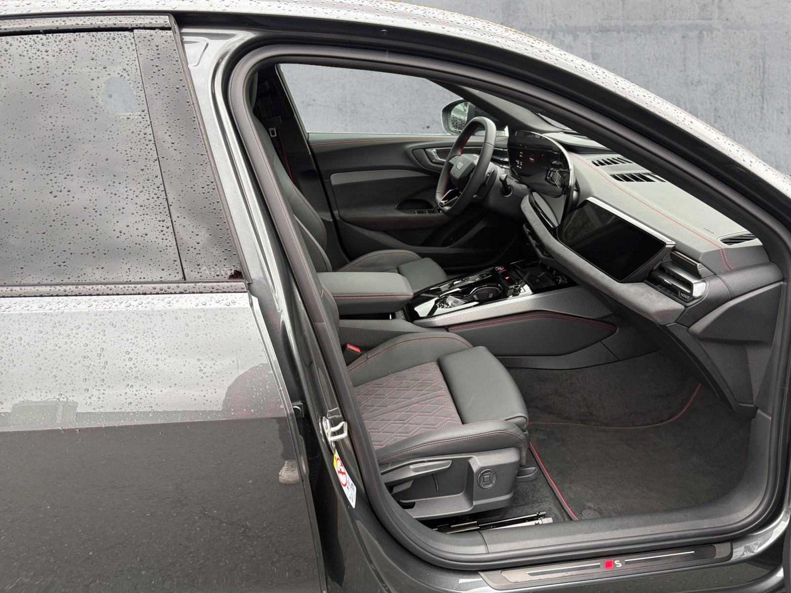 Audi A5 Lim e-hybrid 220kW S-LINE MATRIX+B&O+ACC+PANO