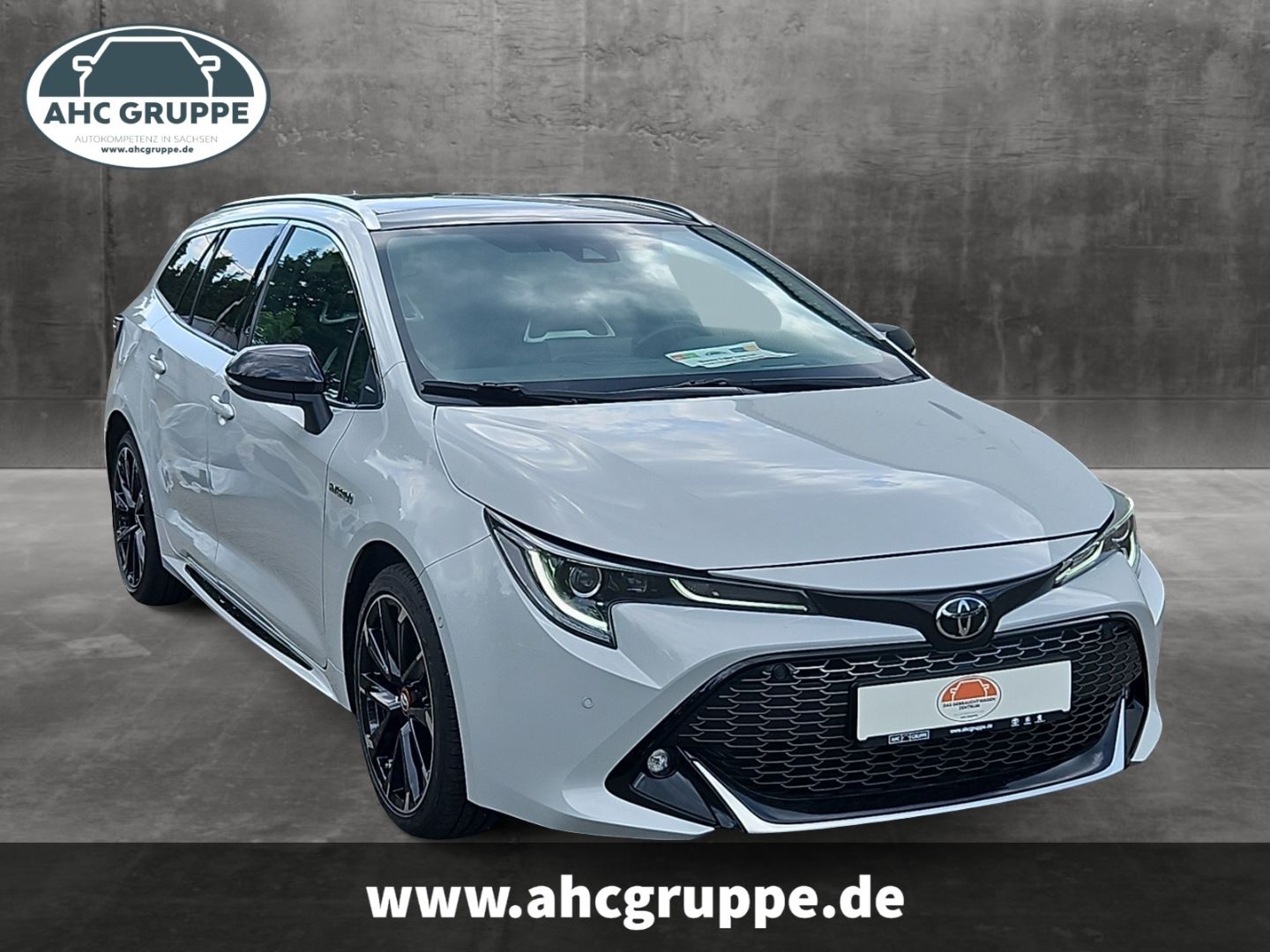 Toyota Corolla Touring Sports 2.0 Hybrid - Samsaru's Car Outlet