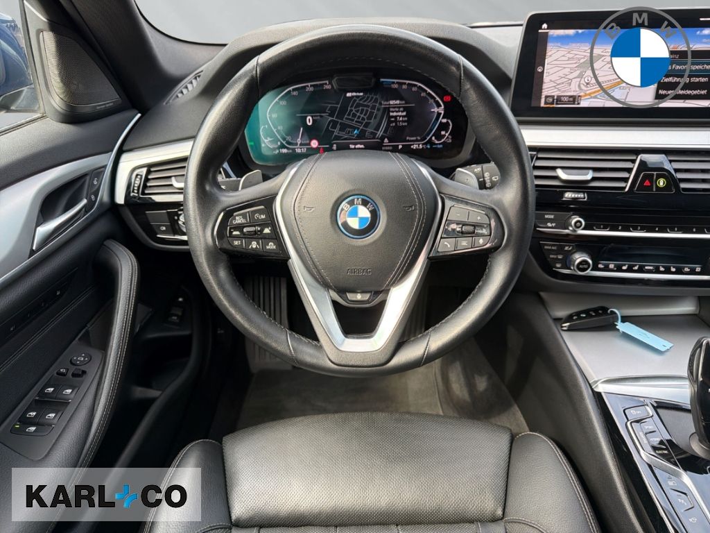 BMW 530 e xDrive Touring Pano AHK ACC HUD Laser