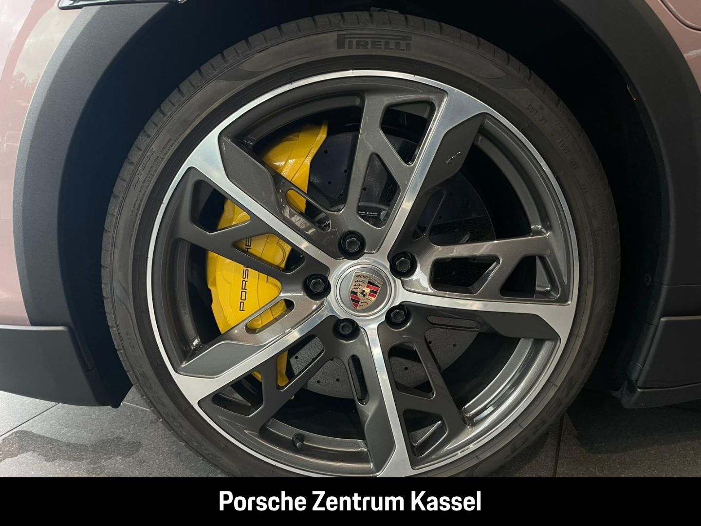 Porsche Taycan Turbo S Cross Turismo