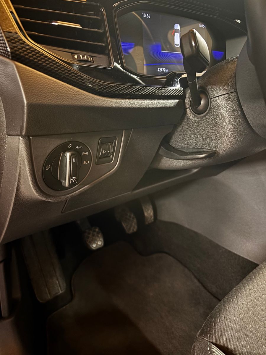 Volkswagen Taigo 1.0 TSI Life - Samsaru's Car Outlet