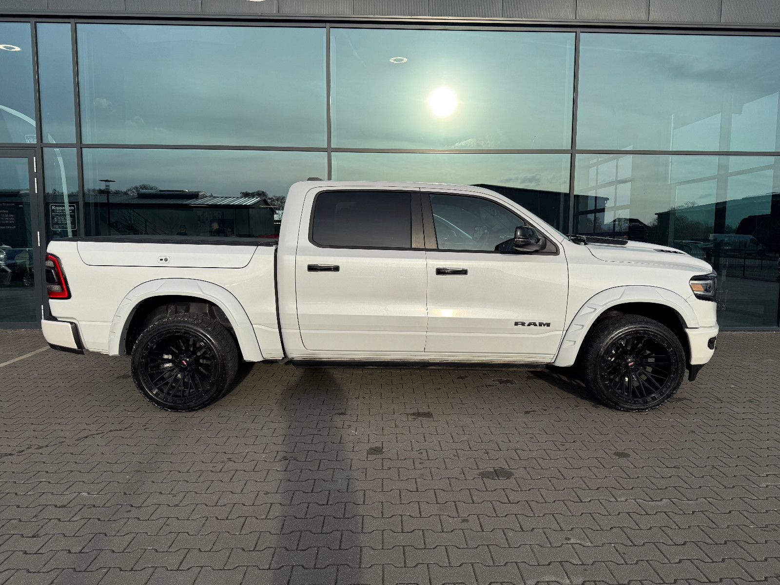 Dodge RAM 1500 Limited Night GRAIL LA CHANTI V8 VOLL
