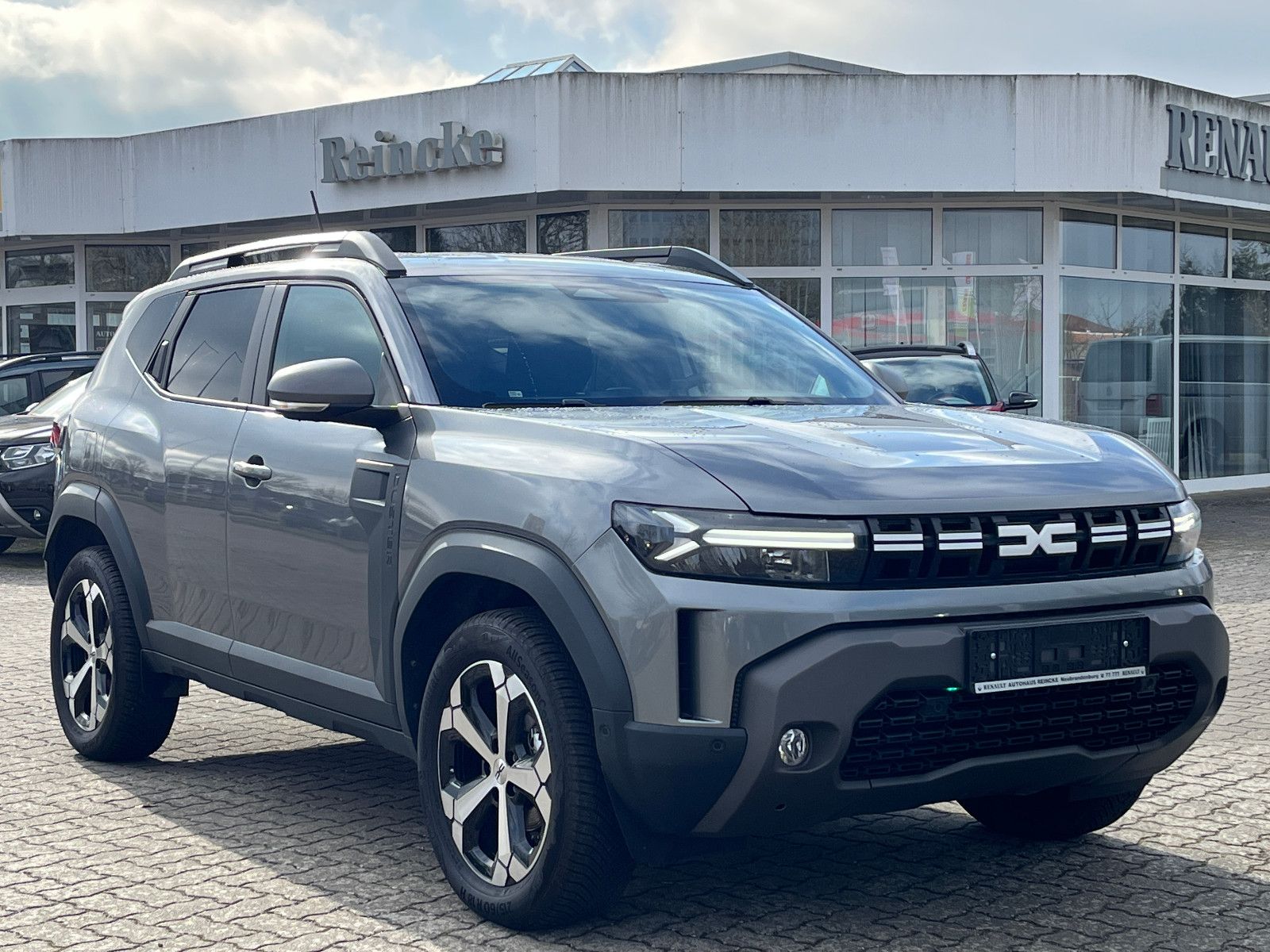 Dacia Duster TCe 130 4x4 Journey - Samsaru's Car Outlet
