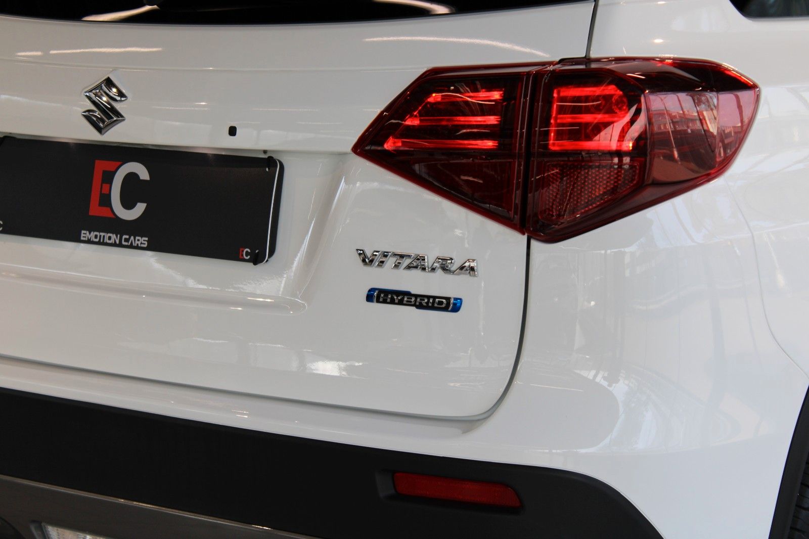 Suzuki Vitara 1.5 Hybrid Comfort - Samsaru's Car Outlet
