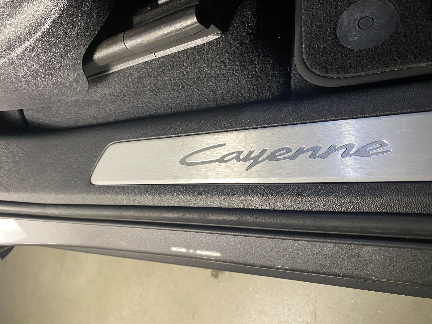 Porsche Cayenne E-Hybrid Coupe | Abstandsregeltempostat