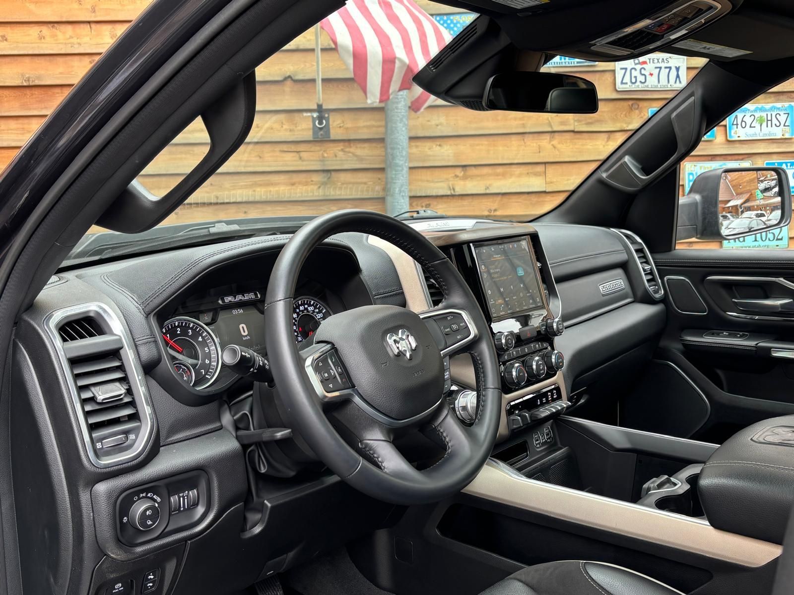 Dodge RAM 1500 Laramie 5.7L PANO 4x4 AHK LPG