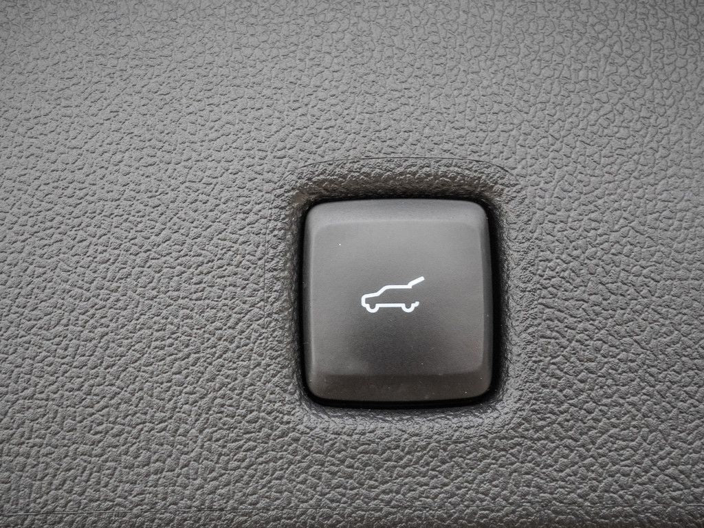 Ford KUGA ST-LINE X - Samsaru's Car Outlet