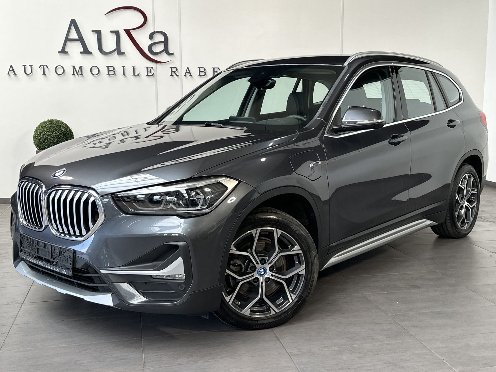 BMW X1 xDrive25e xLine - Samsaru's Car Outlet