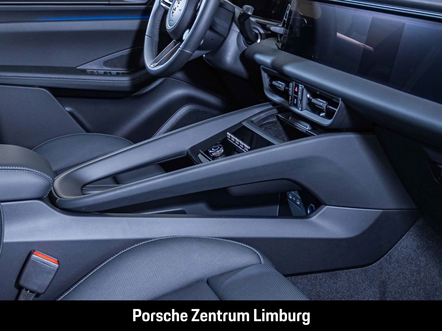 Porsche Macan Turbo BOSE Panoramadach Luftfederung LED
