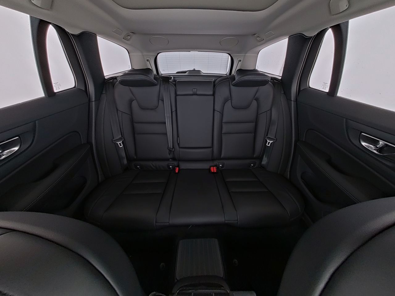 Volvo V60 T8 Ultra Dark Recharge Plug-In Hybrid AWD