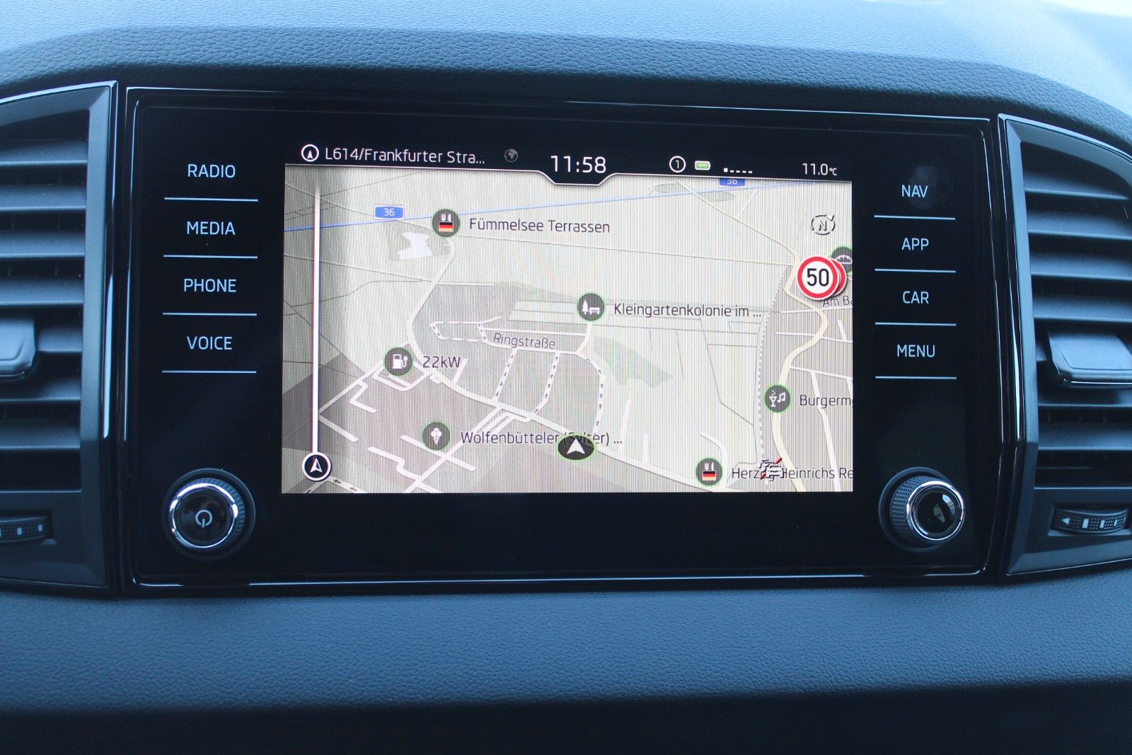 Skoda Karoq 1.5 TSI DSG Sportline AHK/NAVI/ACC/Canton