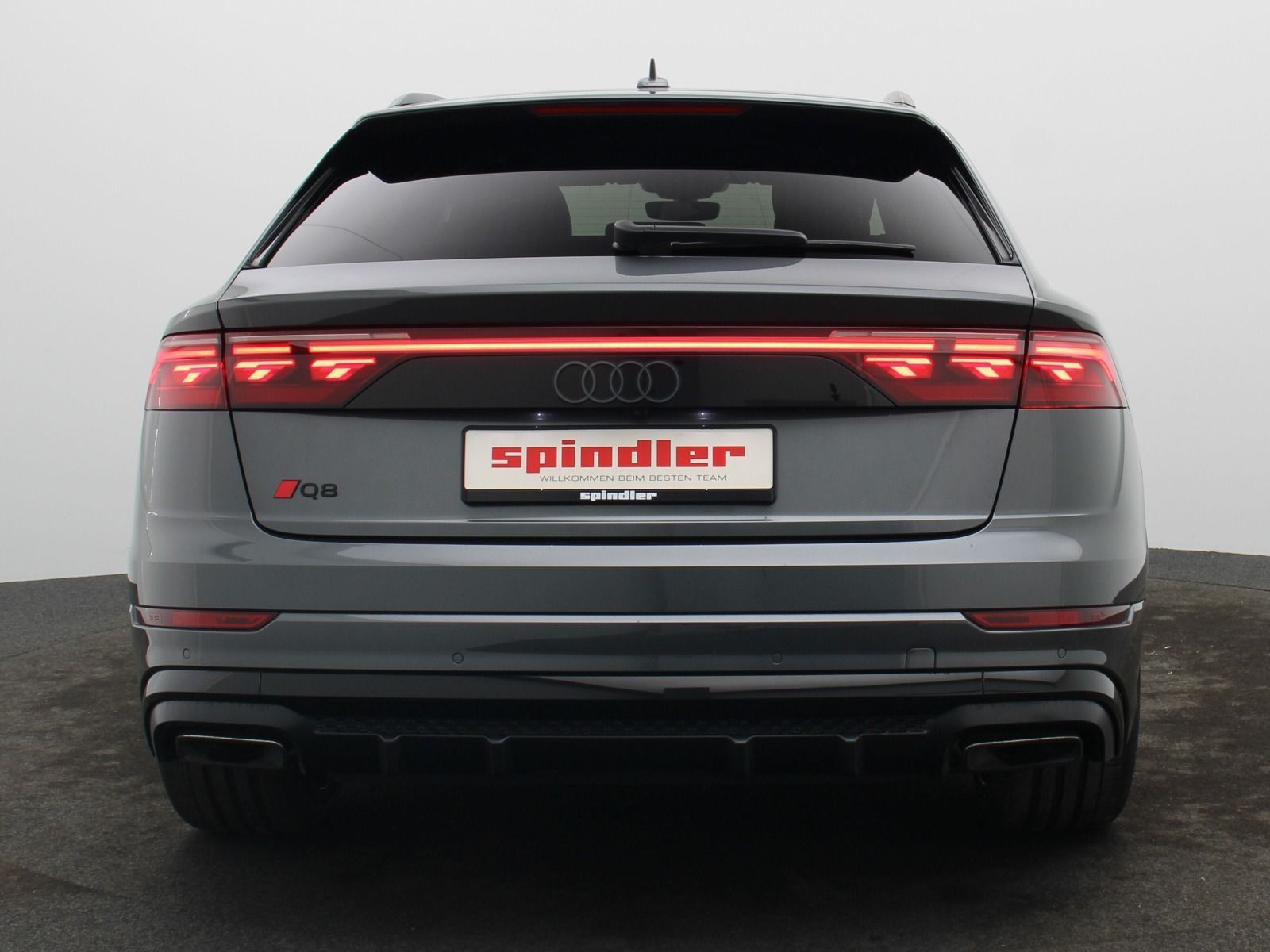 Audi Q8 S-Line 55 TFSI quattro / Pano, Laser, Standh