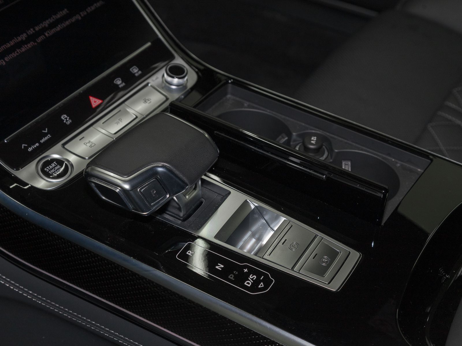 Audi A8 60 TFSIe Q 2x S LINE - Samsaru's Car Outlet